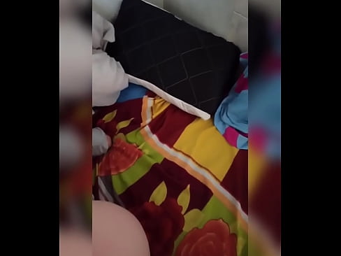 ❤️ Mening xonadoshim uyda yolg'iz qoladi, chunki eri ta'tilga ketadi va men uni sikish va eshagini sut bilan to'ldirish imkoniyatidan foydalanaman ❌ Anal video uz.pornobot.ru ﹏